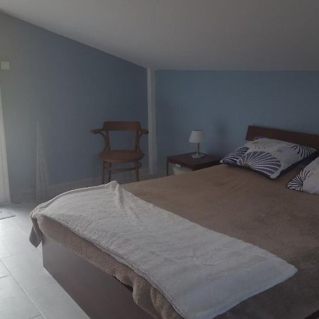 Bulle De Bonheur Bed & Breakfast กูฌ็อง-เมสทราส ภายนอก รูปภาพ